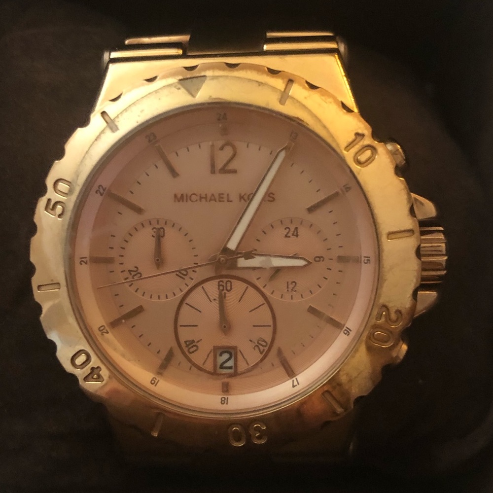 Watch - Picture 1 of 2